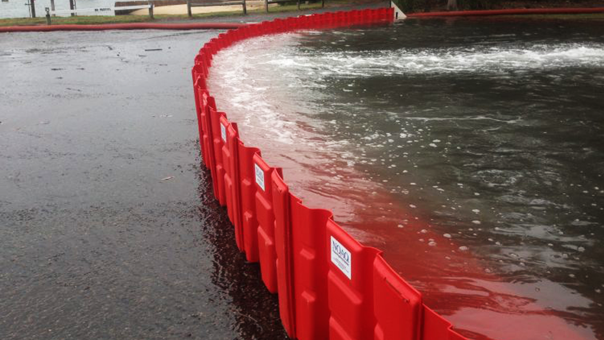 Plūdu aizsardzības barjeras piegādātas Latvijas Valsts ugunsdzēsības un glābšanas dienestam